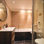 Azur Centre فندق