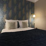 Azur Hotel