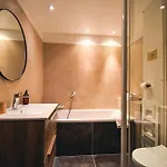 Hotell Azur Centre 3*