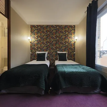 Otel Azur 2*