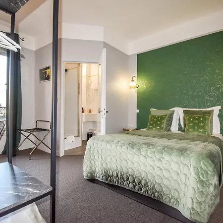 Azur Centre 3*