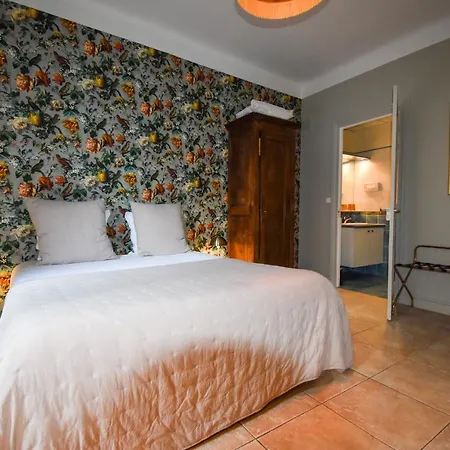 Azur Hotel 3*