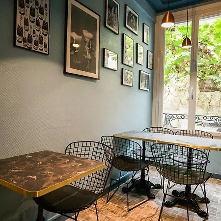 Azur Centre Hotel 3*