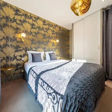 Azur Centre Hotel 3*
