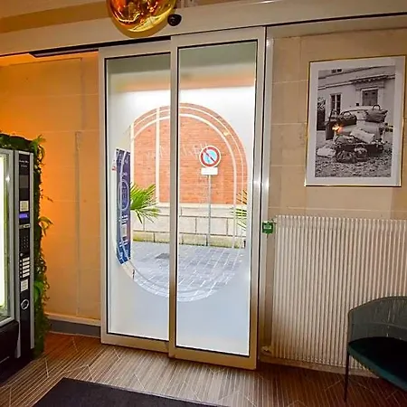 Azur Centre Otel 3*
