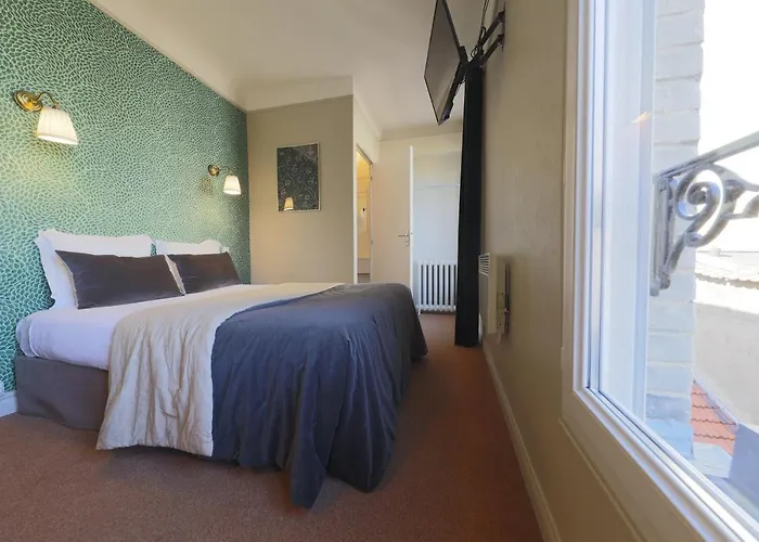 Azur Centre Hotel 3*