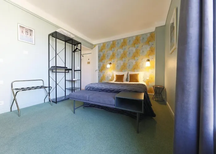 Azur Centre Hotel 3*