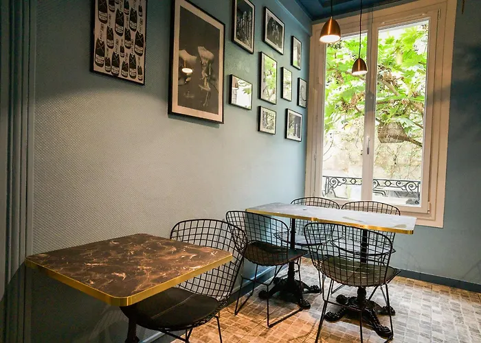 Azur Centre Hotel 3*