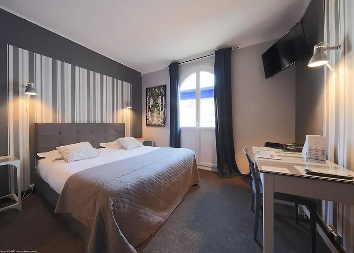 Azur Centre Hotel 3*