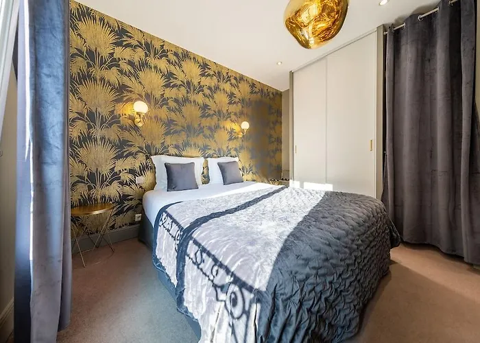 Azur Centre 酒店 3*